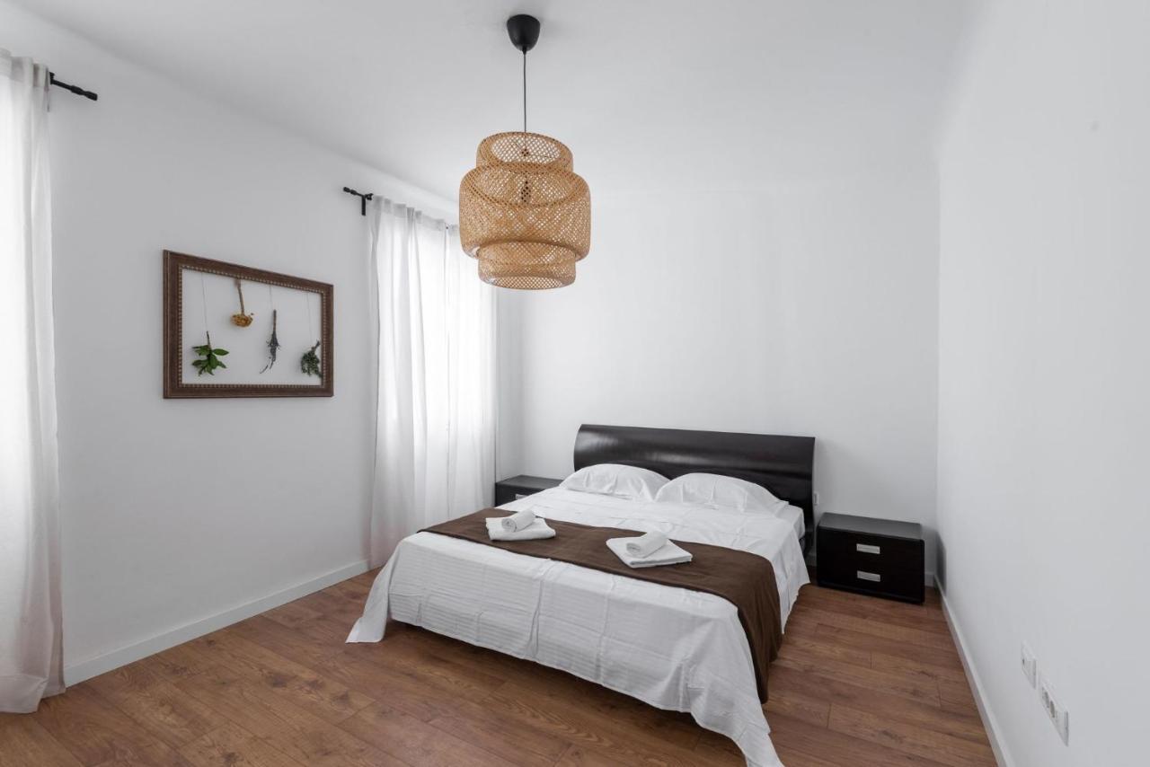 Pula City Apartment With Private Parking Free Exterior photo