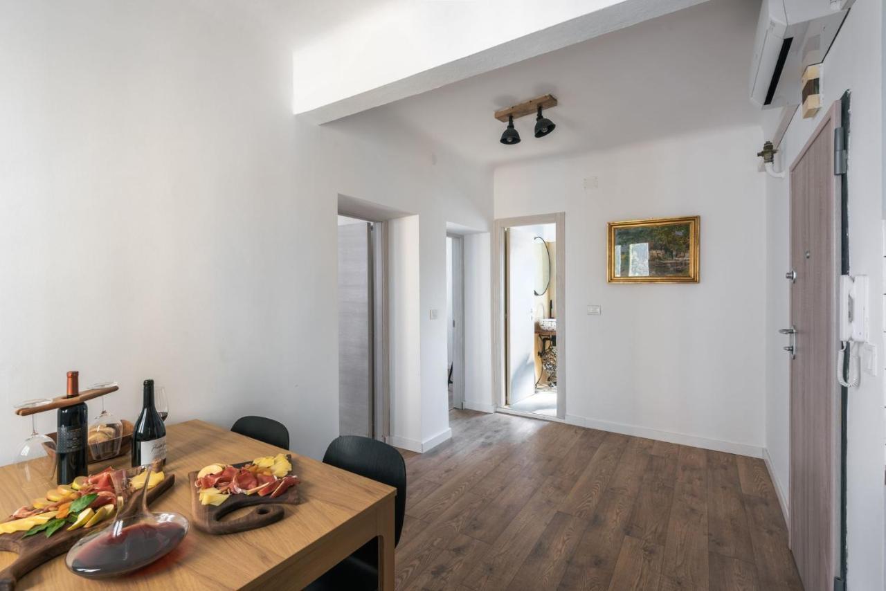 Pula City Apartment With Private Parking Free Exterior photo